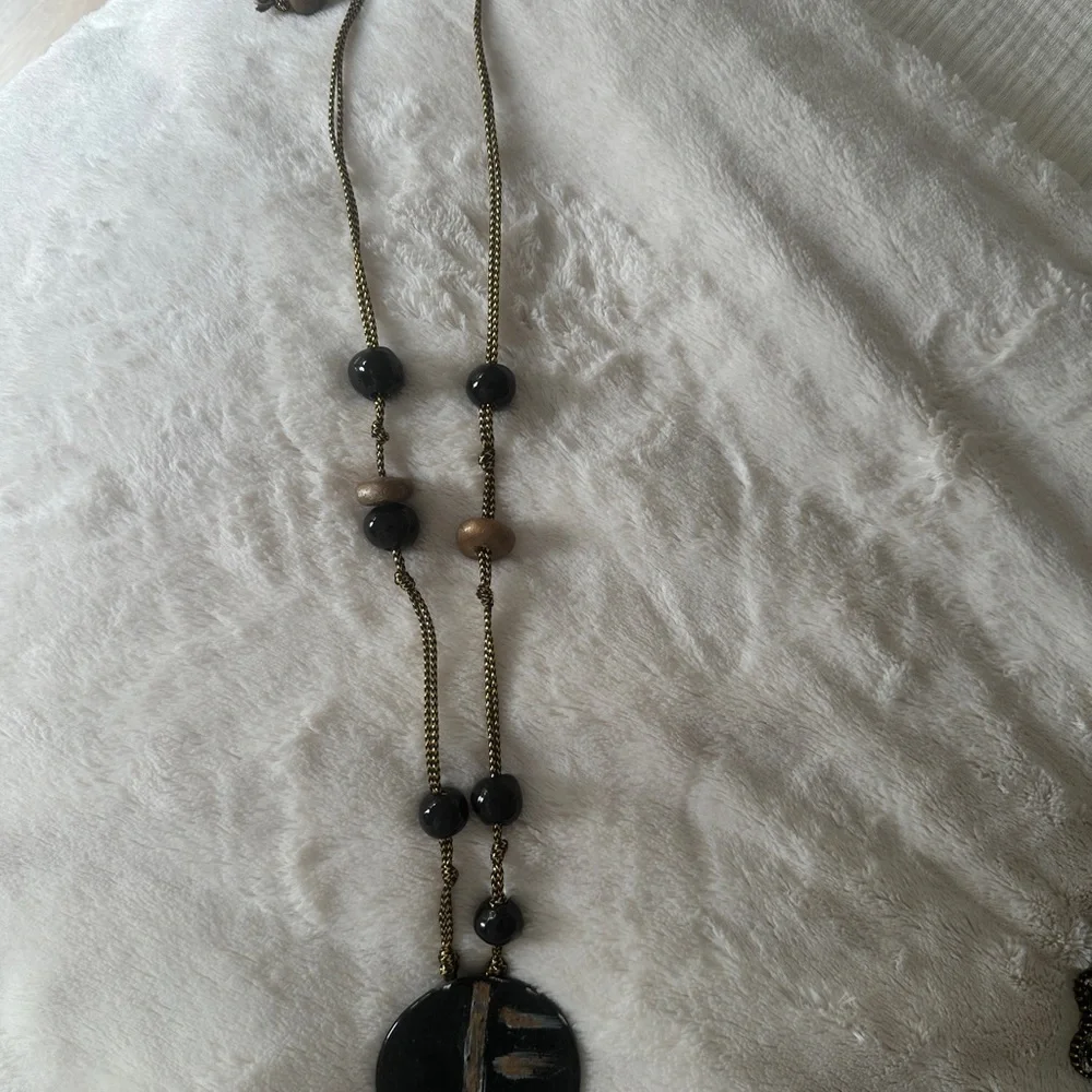 Elegant Black and Brown Necklace - Picture 1 of 5